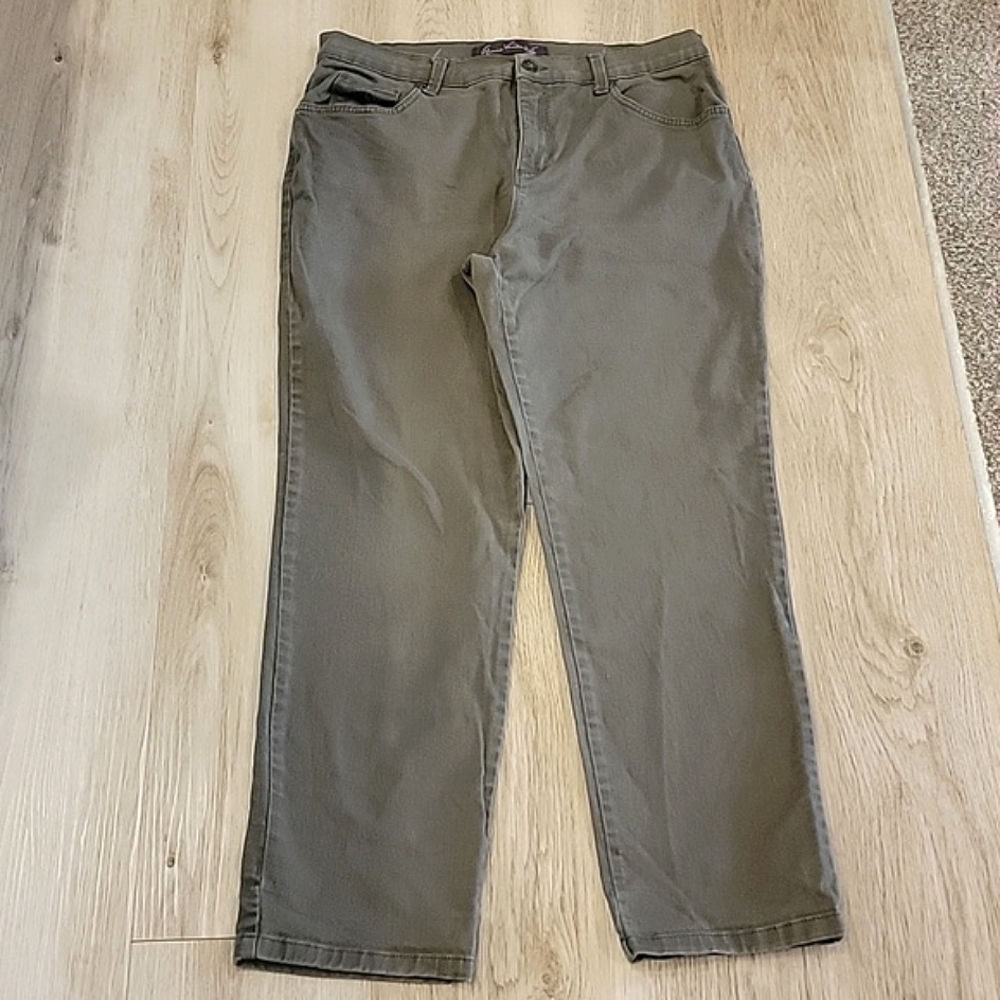 🍃 Gloria Vanderbilt Missy Short 12